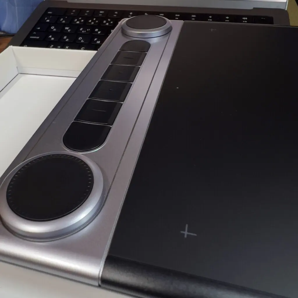 板タブ] 進化したペンタブレット! HUION Inspiroy Dial 2レビュー